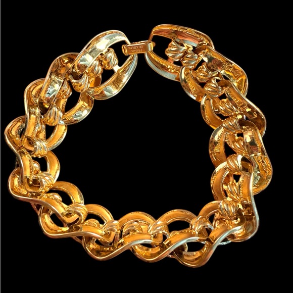 Vintage Napier Chunky Textured Link Bracelet Excellent condition! - Picture 4 of 5